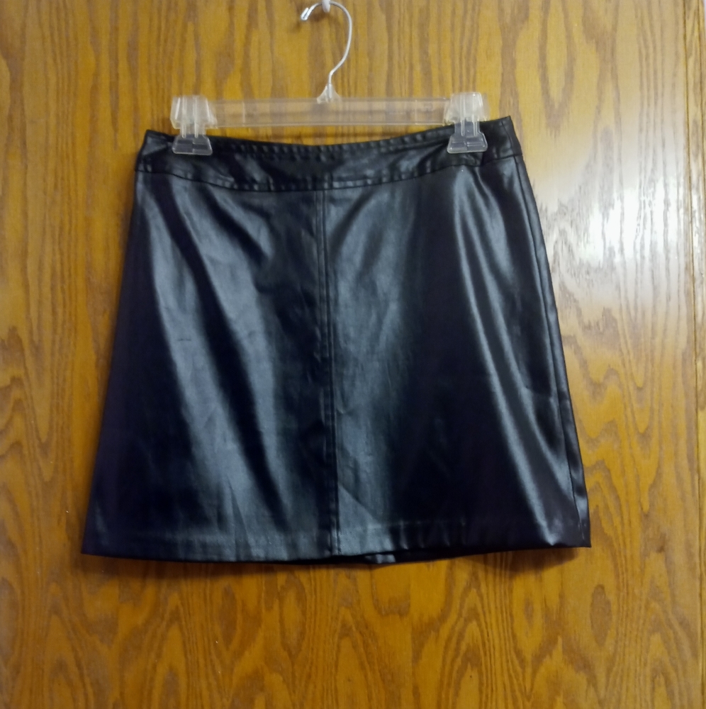 Junior faux leather Sz.lg nice for clubbing - Picture 4 of 4